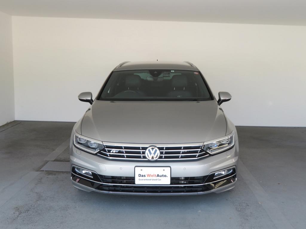 Das Weltauto フォルクスワーゲン認定中古車 Passat Variant 2 0tsi R Line Technologypg シルバー グレー系 16年 42 0km 2 9 000円