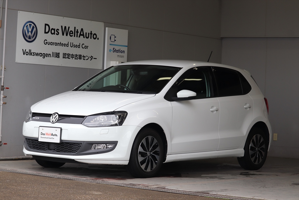 Das Weltauto フォルクスワーゲン認定中古車 Polo Bluemotion 714sdcw ホワイト系 15年 22 500km 1 330 000円