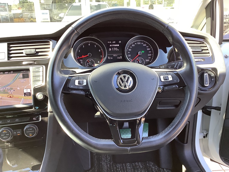 Das WeltAuto.】フォルクスワーゲン認定中古車： Golf Variant TSI