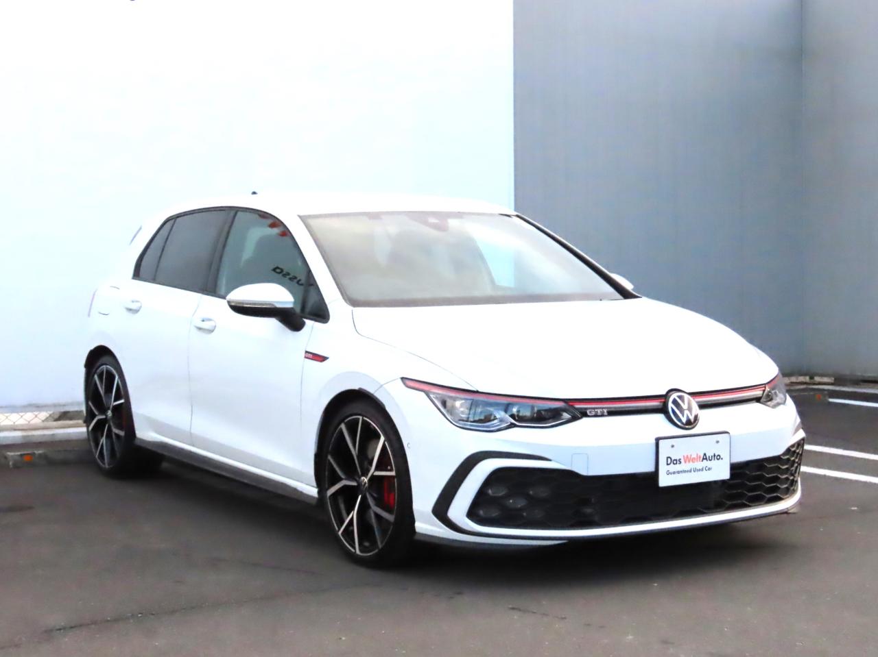 Das WeltAuto.】フォルクスワーゲン認定中古車： Golf GTI DCC 19inch ホワイト系 2022年 11,400km  4,180,000円