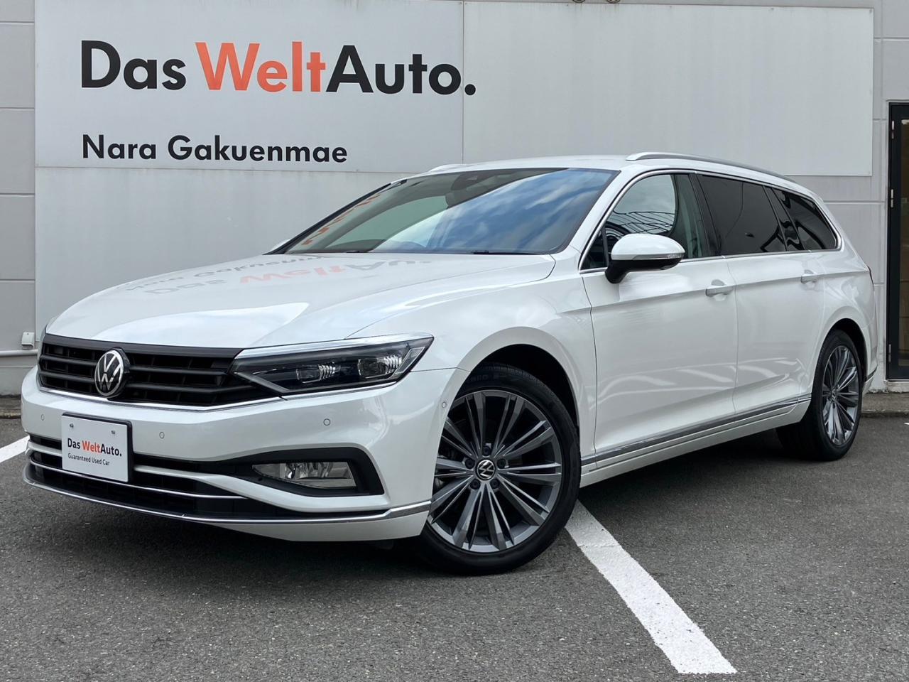 Das WeltAuto.】フォルクスワーゲン認定中古車： Passat Variant TSI Elegance Advance  digitalmeter ホワイト系 2021年 41