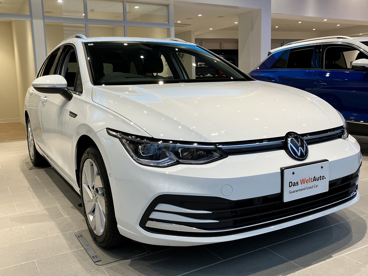 Das WeltAuto.】フォルクスワーゲン認定中古車： Golf Variant TDI Style Demo Car ホワイト系 2024年  2,223km 4,200,000円