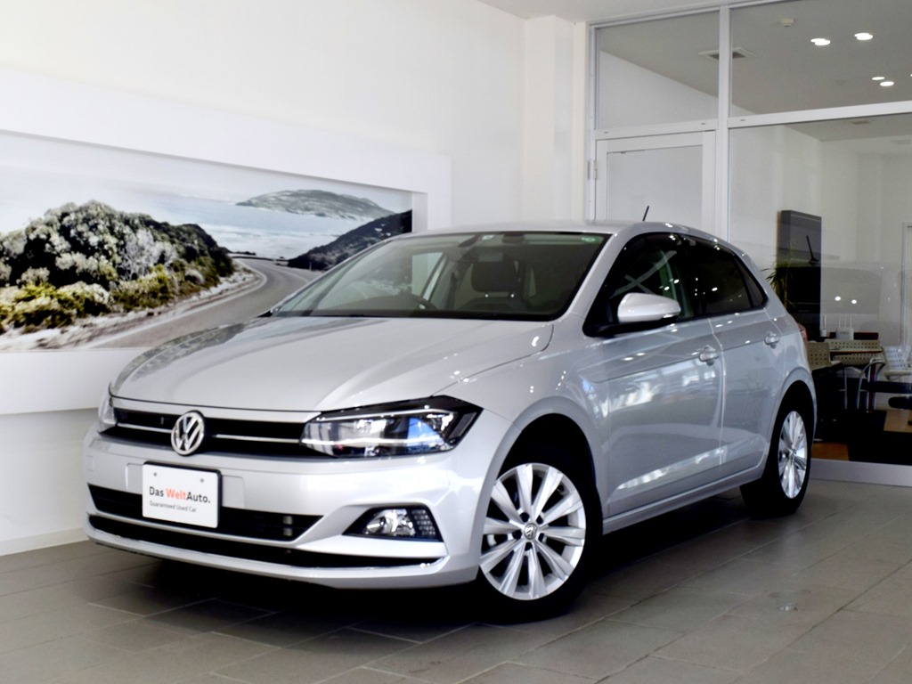 Das Weltauto フォルクスワーゲン認定中古車 Polo Tsi Highline シルバー グレー系 18年 11 300km 1 0 000円