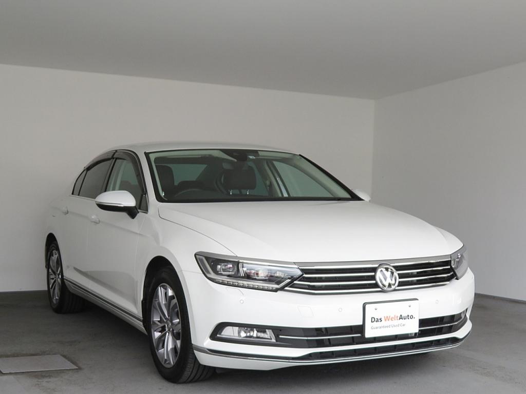 Das Weltauto フォルクスワーゲン認定中古車 Passat Tsi Highline Leathernavi ホワイト系 16年 14 0km 2 199 000円