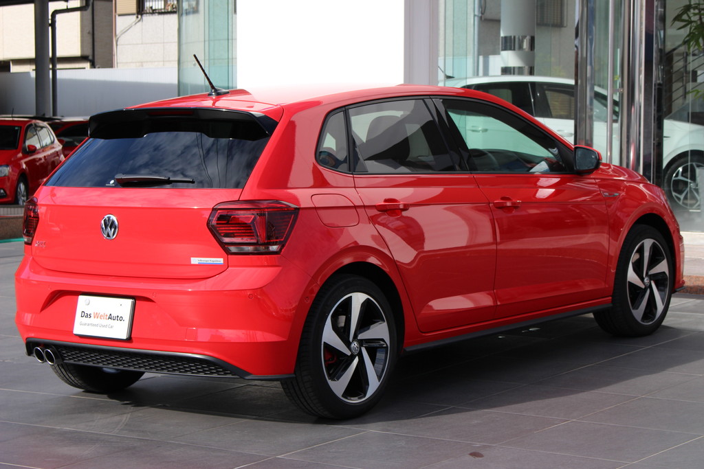 Das Weltauto フォルクスワーゲン認定中古車 Polo Gti レッド系 19年 11 000km 2 6 000円