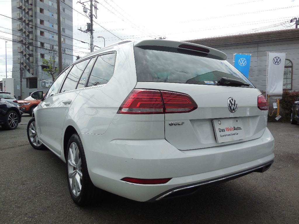 Das WeltAuto.】フォルクスワーゲン認定中古車： Golf Variant TSI 