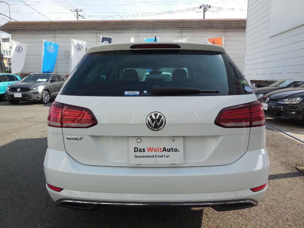 Das WeltAuto.】フォルクスワーゲン認定中古車： Golf Variant TSI 