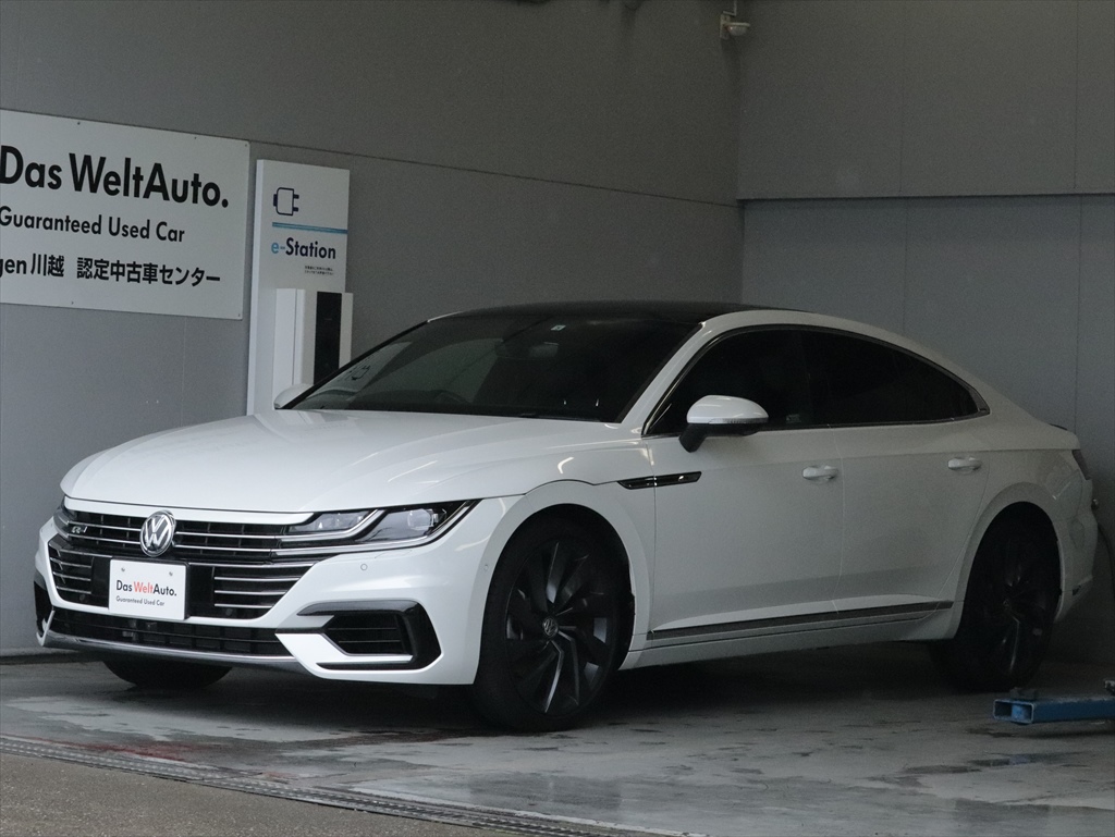 Das Weltauto フォルクスワーゲン認定中古車 Arteon R Line 4motion Advance ホワイト系 18年 4 000km 4 530 000円