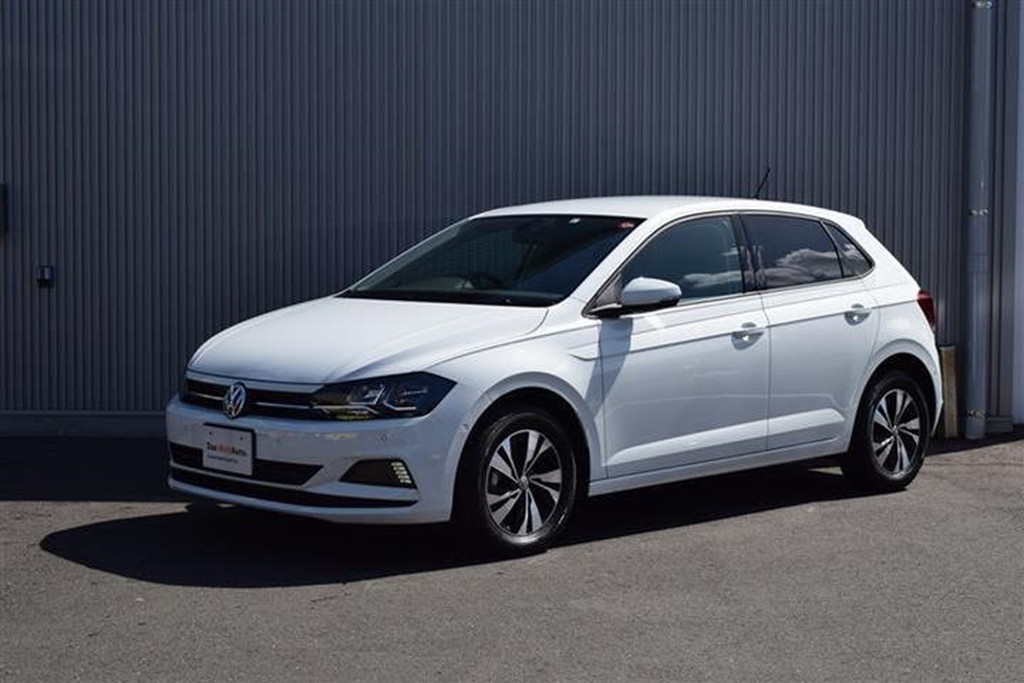 Das Weltauto フォルクスワーゲン認定中古車 Polo Tsi Comfortline ホワイト系 19年 1 000km 2 150 000円