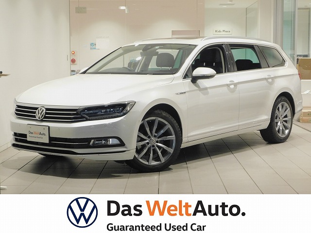 Das Weltauto フォルクスワーゲン認定中古車 Passat Variant Tdi Highline ホワイト系 18年 40 221km 3 099 000円