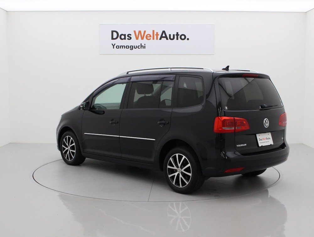 Das Weltauto フォルクスワーゲン認定中古車 Golf Touran Tsi Highline Navi Camara ブラック系 15年 26 000km 1 550 000円