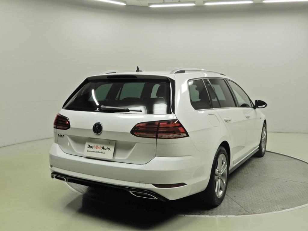 Das Weltauto フォルクスワーゲン認定中古車 Golf Variant Tsi R Line Tech P Dcc ホワイト系 19年 4 577km 3 150 000円