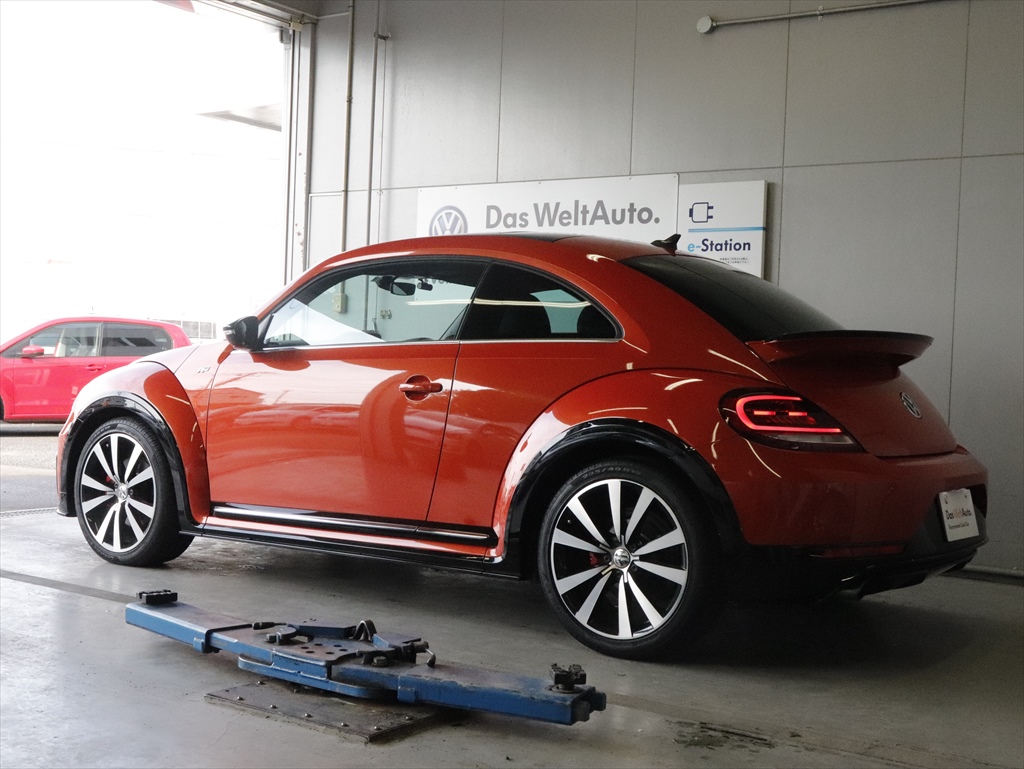 Das Weltauto フォルクスワーゲン認定中古車 The Beetle 2 0 R Line Meister 716sdcw オレンジ系 19年 7 000km 3 780 000円