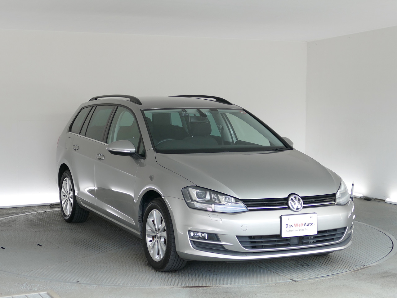 Das WeltAuto.】フォルクスワーゲン認定中古車： Golf Variant TSI Comfortline BlueMotion  Technology Navi ETC シルバー／グレー系 2015年 39,780km 1,000,000円